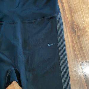 Nike maternity leggings